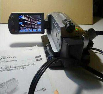 Видеокамера Sony handyman (SR42E)