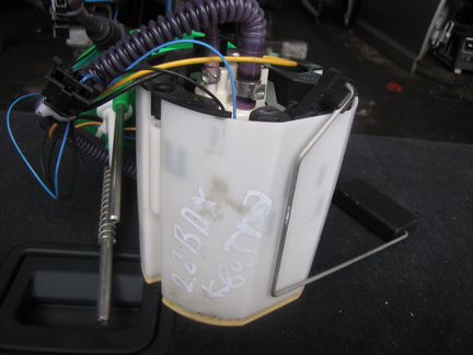 Бензонасос Audi A6 C6 2.8л. 2008г