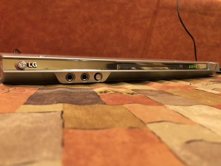 DVD плеер LG DK676X с караоке