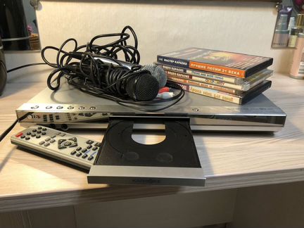 DVD плеер с караоке LG