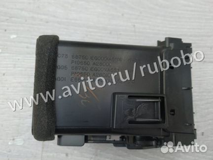 Дефлектор центральный правый Infiniti M35X Y50