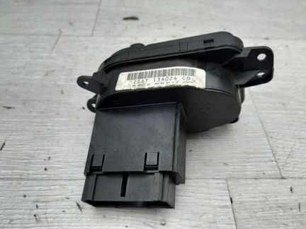 Блок управления светом Ford Fiesta MK5 fxjb 2005