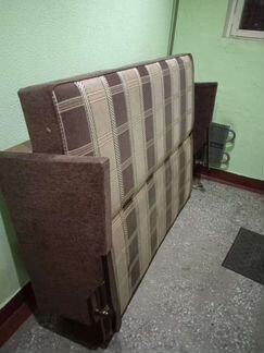 Отдам диван