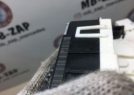 Замок двери задней левой Mercedes C W204 W212