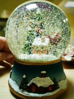 Шар новогодний снежный с оленями