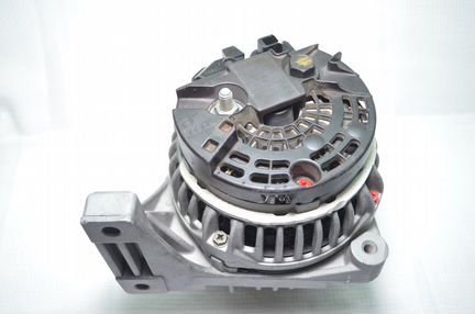 Генератор Volvo S60, S80, XC70, XC90, V70 Оригинал