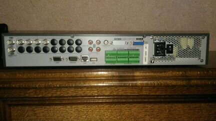 Видеорегистратор Hikvision DS-7304HI-S