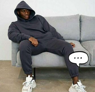 Мужской спортивный костюм