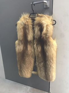 Меховой жилет