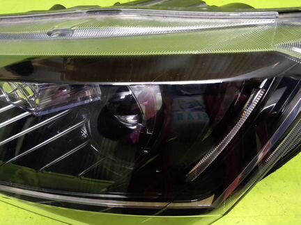 Фара левая Skoda Superb 3 ксенон 2015-2020