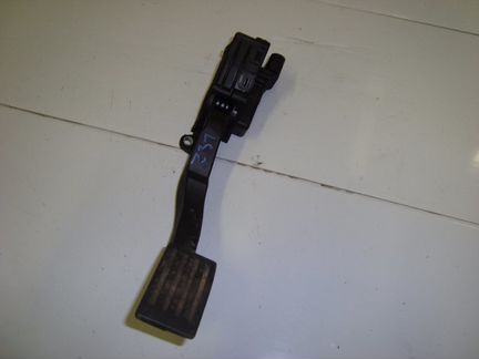 Педаль газа Ford Focus 2 hxda 2005