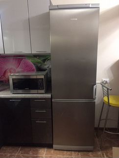 Холодильник и микроволновка комплект