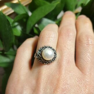 Серебряное кольцо с жемчугом