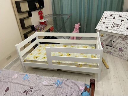 Кровать с матрасом