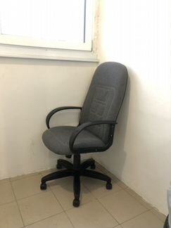 Стул на колёсиках