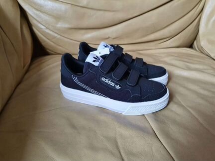 Кроссовки Adidas новые детские 30 р