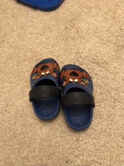 Сандали crocs