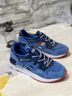 Женские кроссовки Asics
