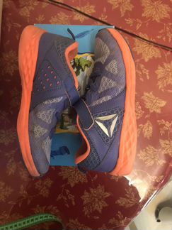 Кроссовки для девочки