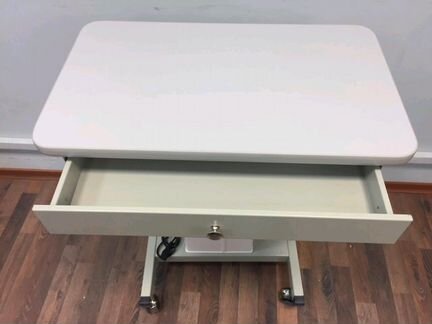 Приборный стол