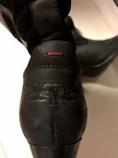 Ботильоны-казаки Levi’s 38 р