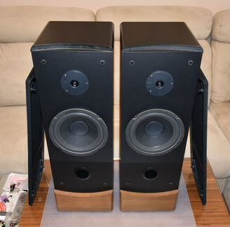 Акустика из 70-х Advent A1104