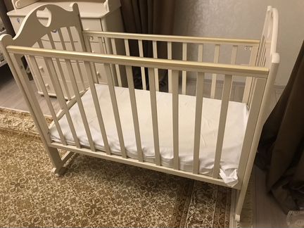 Кроватка детская с матрасом
