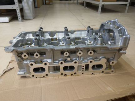 Головка блока цилиндров Infiniti Nissan VQ25