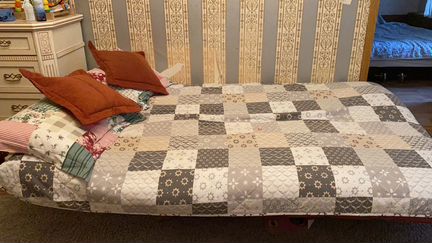 Диван книжка