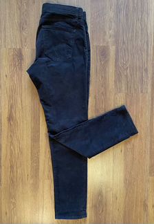 Черные вельветовые зауженные джинсы uniqlo