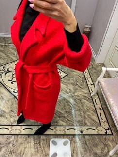 Пальто красное