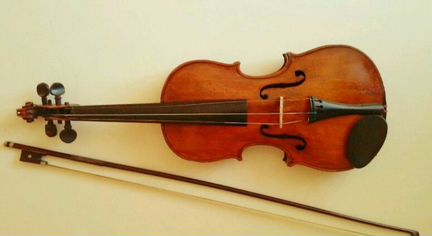 Скрипка старенькая