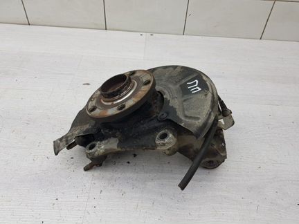 Кулак передний правый Vw Passat B6 BKP 2006