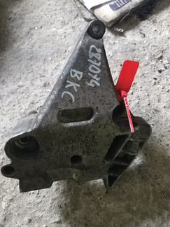 Кронштейн двигателя 1.9 TDI VAG 03G199207A