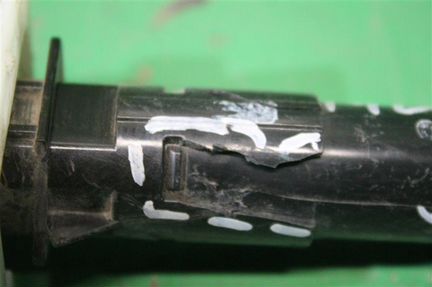 Форсунка омывателя правая Mazda 3 BL рестайлинг