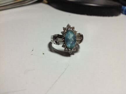 Кольцо из серебра с камнями
