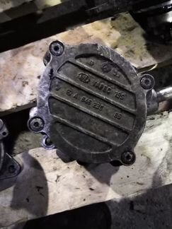 Вакуумный насос A6462300165 на 2.2 MB Sprinter