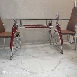 Стол обеденный