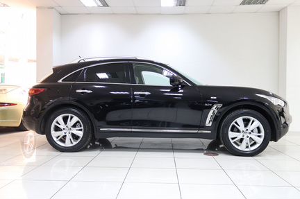 Infiniti QX70 3.0 AT, 2013, 119 156 км