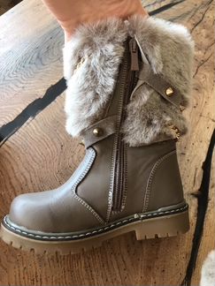 Новые зимние ботинки для девочки