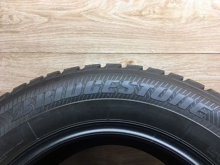 Bridgestone WT17 235/60 R16 100Q