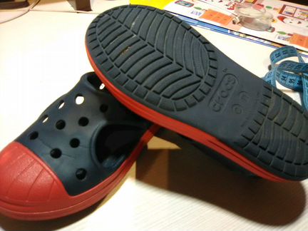 Сандалии crocs