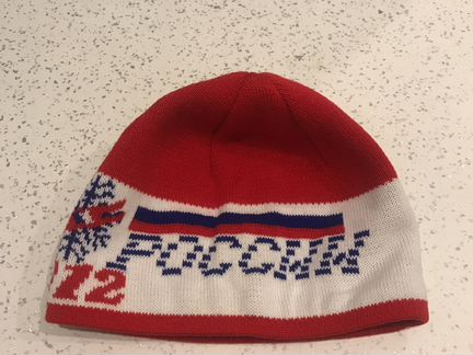 Спортивная вязанная шапка