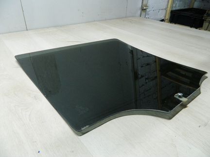 Стекло заднее левое Mercedes w163