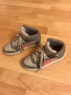Высокие кроссовки на девочку Adidas, 32