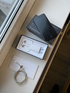 Телефон iPhone 7 32 GB jet black
