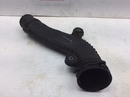 Патрубок интеркулера Volkswagen Tiguan 2.0 tfsi