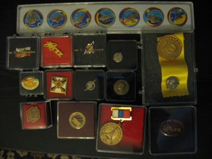 Медали и памятные значки
