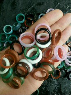 Кольца из натуральных камней