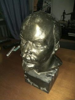 Бюст Ленина.(метал,мрамор) В.Артамонов